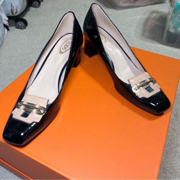 Tod’s Black Patent Leather Apron Flap Pump Heels Sz 41 - Picture 2 of 13